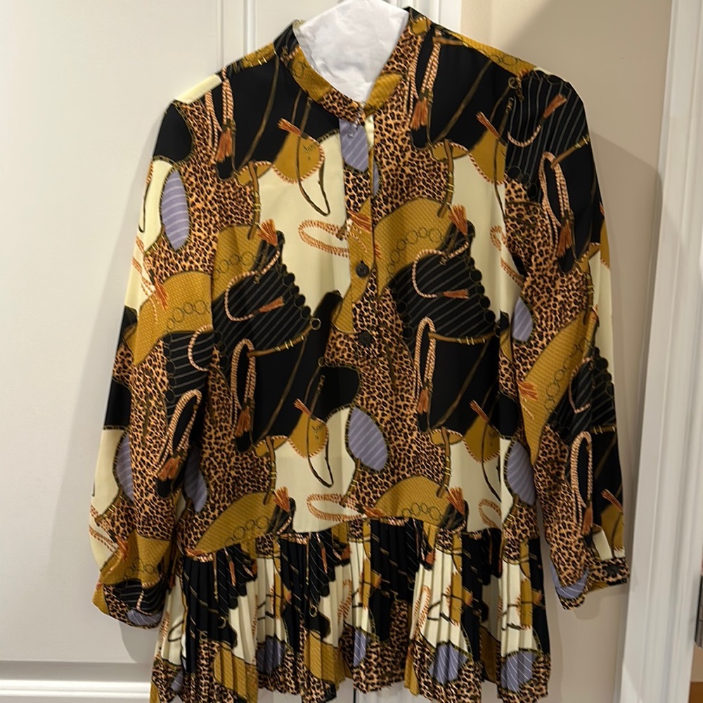 Zara multicolored top pleated bottom size s